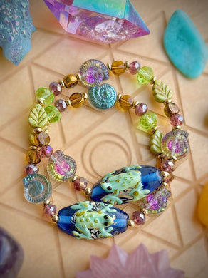 Toadstool Bracelet - Lampwork Glass Frog, Rainbow Ammonite, Faceted Crystals & Leaves 7” Stretch