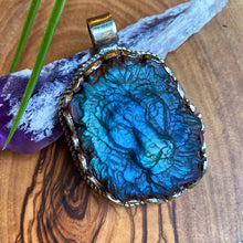 Load image into Gallery viewer, 50mm Labradorite Lion