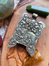 Load image into Gallery viewer, 85x50mm Lucky Frog Rose Quartz Pendant