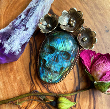 Load image into Gallery viewer, 55mm Labradorite Floral Skull