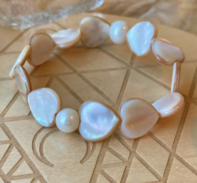 Heart of the Sea - Heart Shell + Freshwater Pearl - Stretch Bracelet