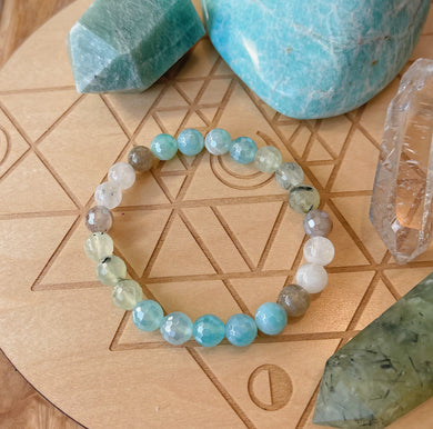 Peaceful Meadow - 8mm Prehnite, Rainbow Moonstone, Labradorite, Mystic Mocha Agate, Mystic Aqua Agate - Stretch Bracelet