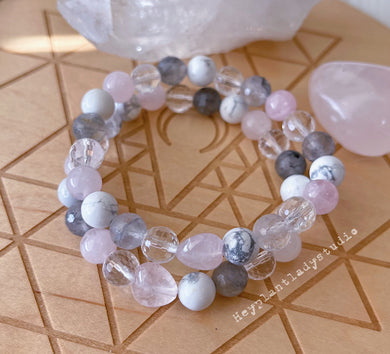 Beautiful Blossoms - Rose Quartz, Howlite, Clear and Cloudy Quartz Stretch Bracelet