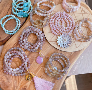 La Vie en Rose - Diamond Cut Morganite + Freshwater Pearls  - Stretch Bracelet