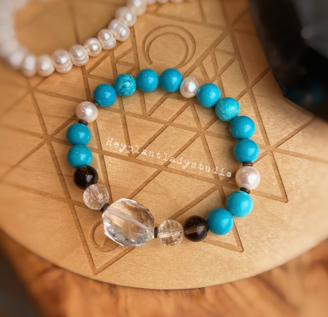 8mm Turquoise + Freshwater Pearl + Smoky Quartz + Diamond Cut Clear Quartz Stretch Bracelet