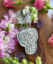 Load image into Gallery viewer, 80mm Labradorite Elephant + Rainbow Moonstone Lotus Pendant