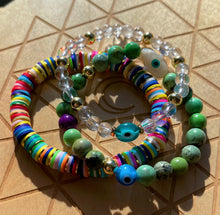 Load image into Gallery viewer, Tiki Bar - Set of Three Stretch Bracelets (18K Gold Plated + Shell)