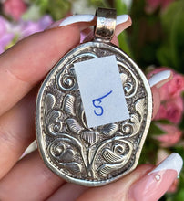 Load image into Gallery viewer, 55mm Labradorite Buddha Pendant - 5